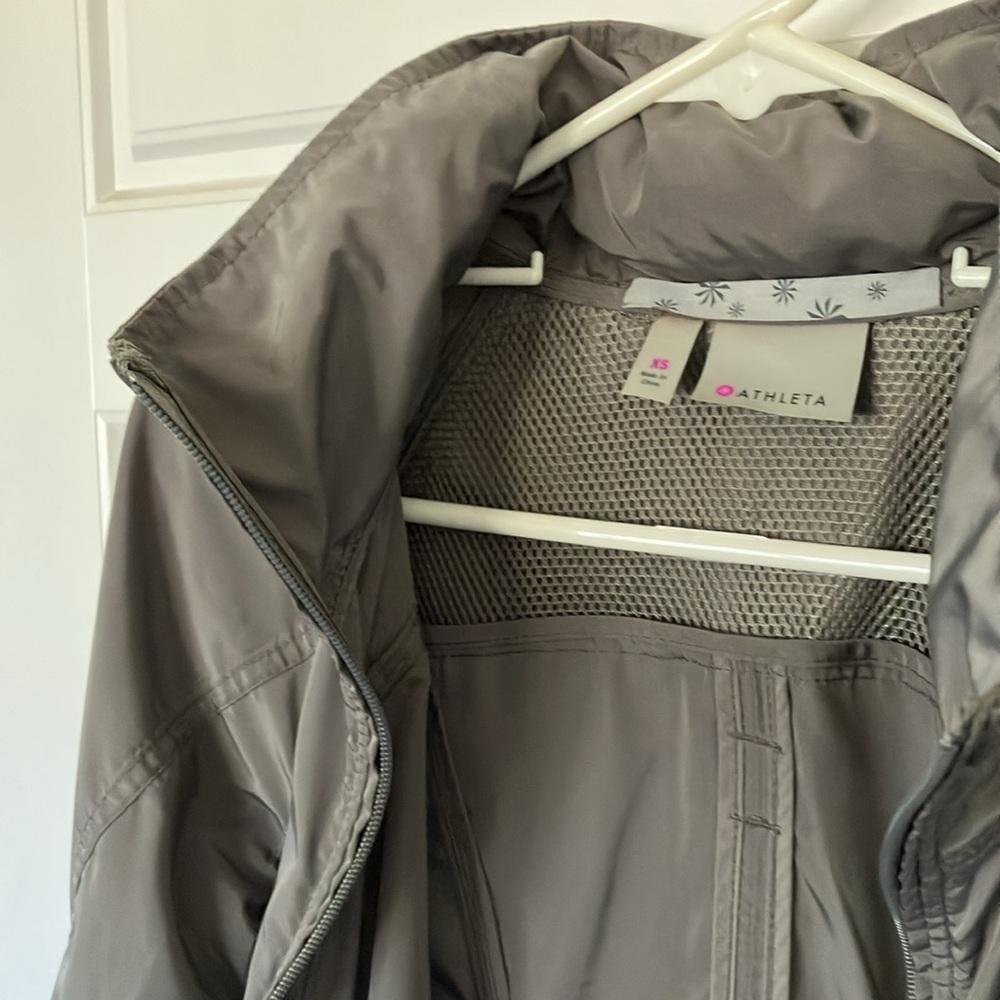 Athleta Gray Lightweight Hooded Spring Jacket LIKE NEW - Picture 7 of 8